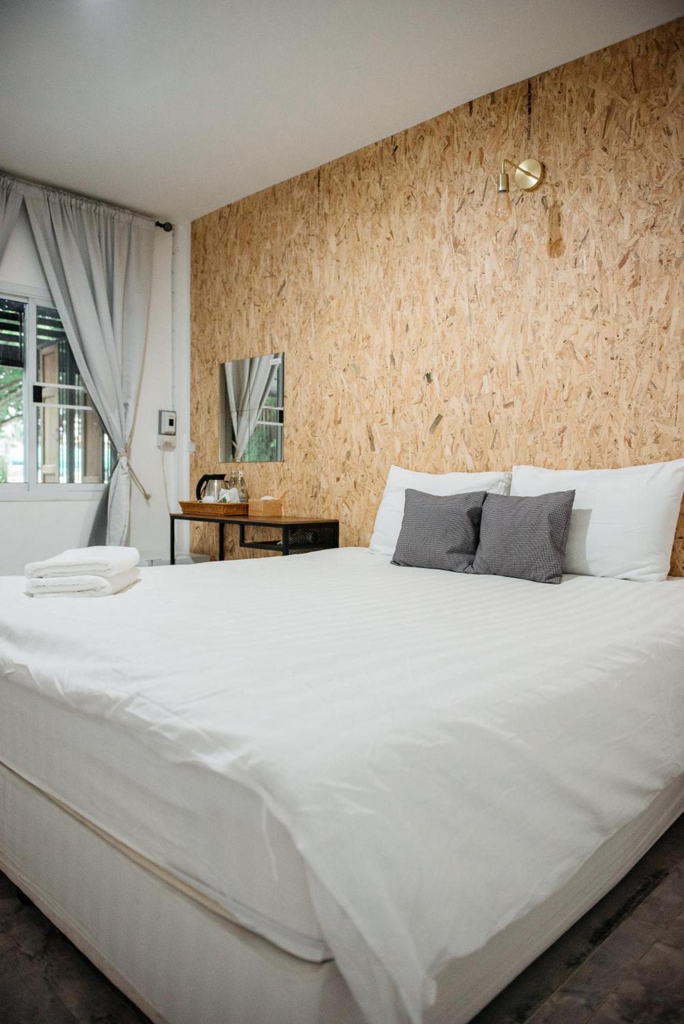 Lamoon Boutique Hotel Супханбурі Номер фото